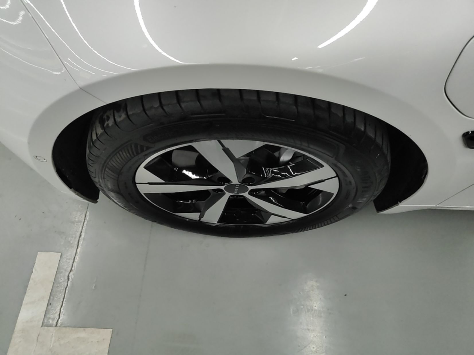 Zeekr 001 2023 WE Edition 100 kWh — снимка 10