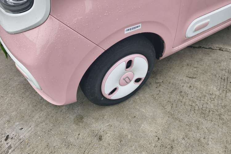 Used Bestune Pony 2025 222km Range Agile Horse Left Front Wheel Hub