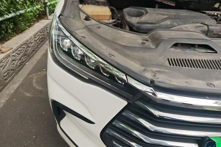 Used BYD Song MAX 2021 Upgraded Model 1.5T Automatic Luxury 6-Seater Right Front Headlight