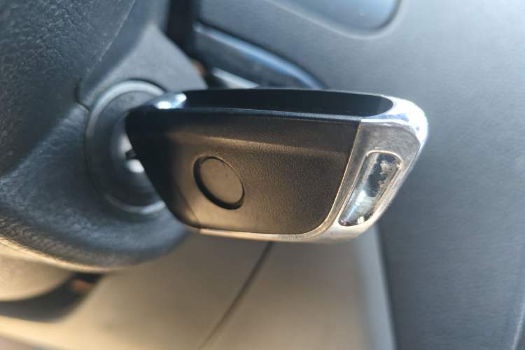 Used Geely Auto Classic Emgrand 2013 Sedan 1.5L Manual Entry-Level Model
