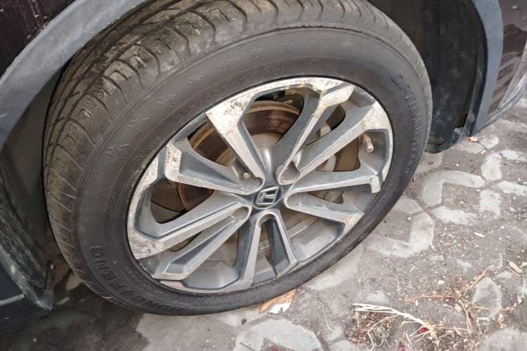 Used Luxgen U6 SUV 2017 Revised Version 1.6T Fashion Edition Right Front Wheel Hub