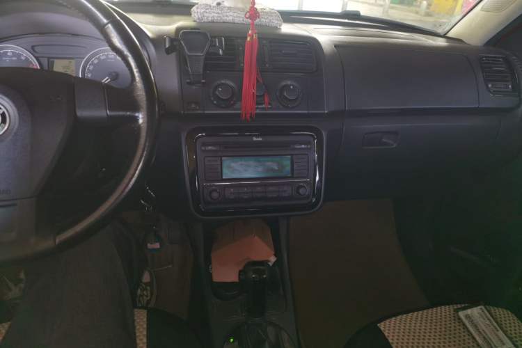 Used Skoda Fabia 2011 1.6L Automatic Crystal Edition
