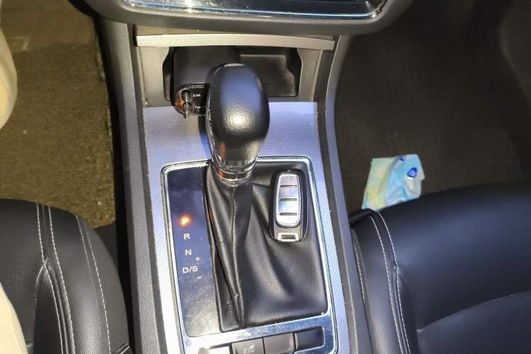 Used Roewe i6 2018 20T Automatic Internet Smart Edition Gear Lever