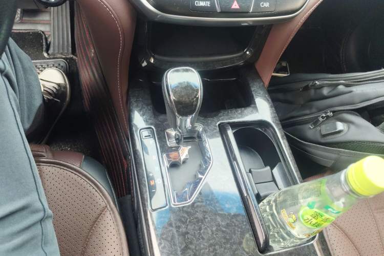 Used Toyota Crown 2018 2.0T Sport Edition Gear Lever