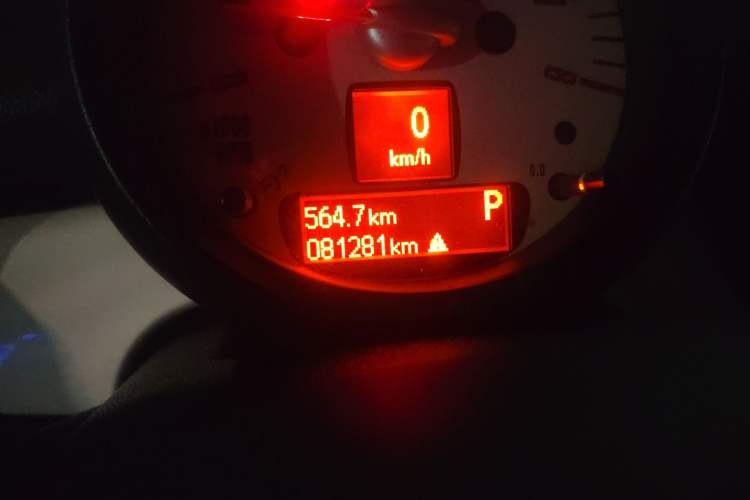 Used MINI 2012 1.6L COOPER Baker Street Odometer Close Up