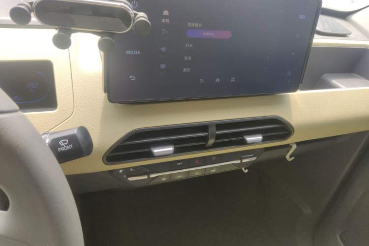 Used Geely Galaxy Panda 2024 200km Panda Rider Audio And AC Panel