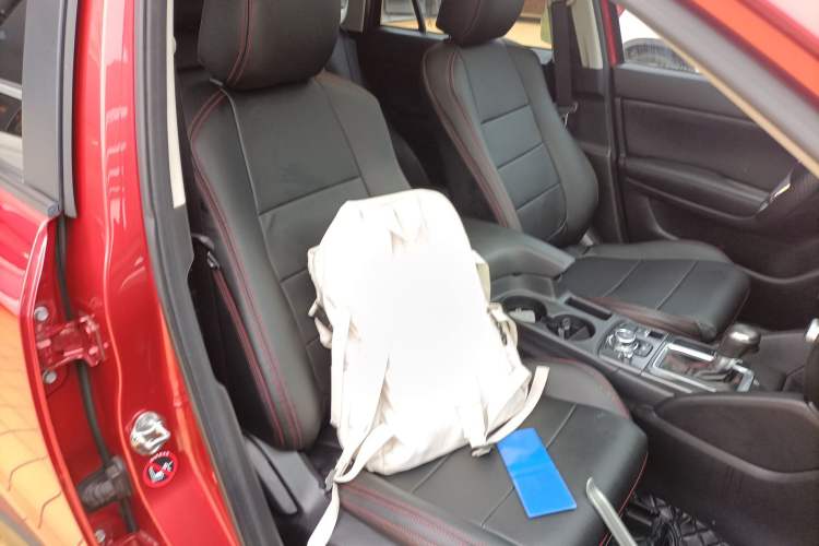 Used Mazda CX-5 2015 2.0L Automatic Two-Wheel Drive Urban Version Right Front Seat