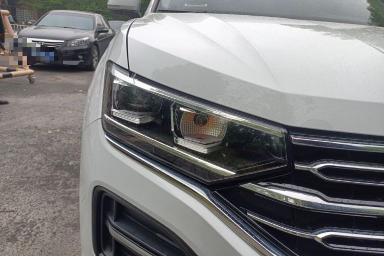 Used Volkswagen Tayron 2020 280TSI Two-Wheel Drive Luxury Connect Edition Right Front Headlight