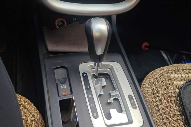 Used Bestune X80 2013 2.0L automatic comfort version
