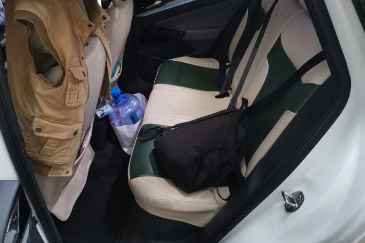 Used Volkswagen ID.4 CROZZ 2022 Long-Range Lite PRO Edition Left Rear Seat