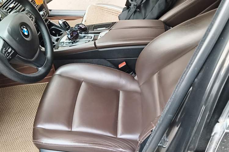 Used BMW 5 Series 2014 525Li Luxury Design Package Left Front Seat