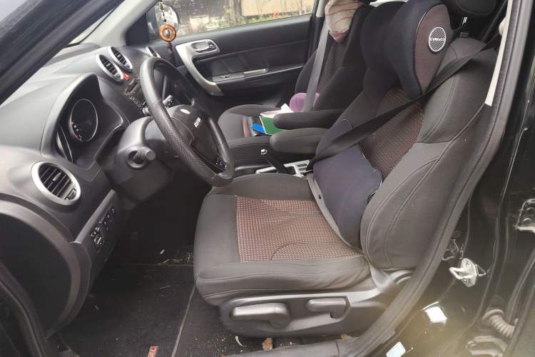 Used Haval H6 2014 Upgraded Model 2.0T Diesel Manual Two-Wheel Drive Urban Version