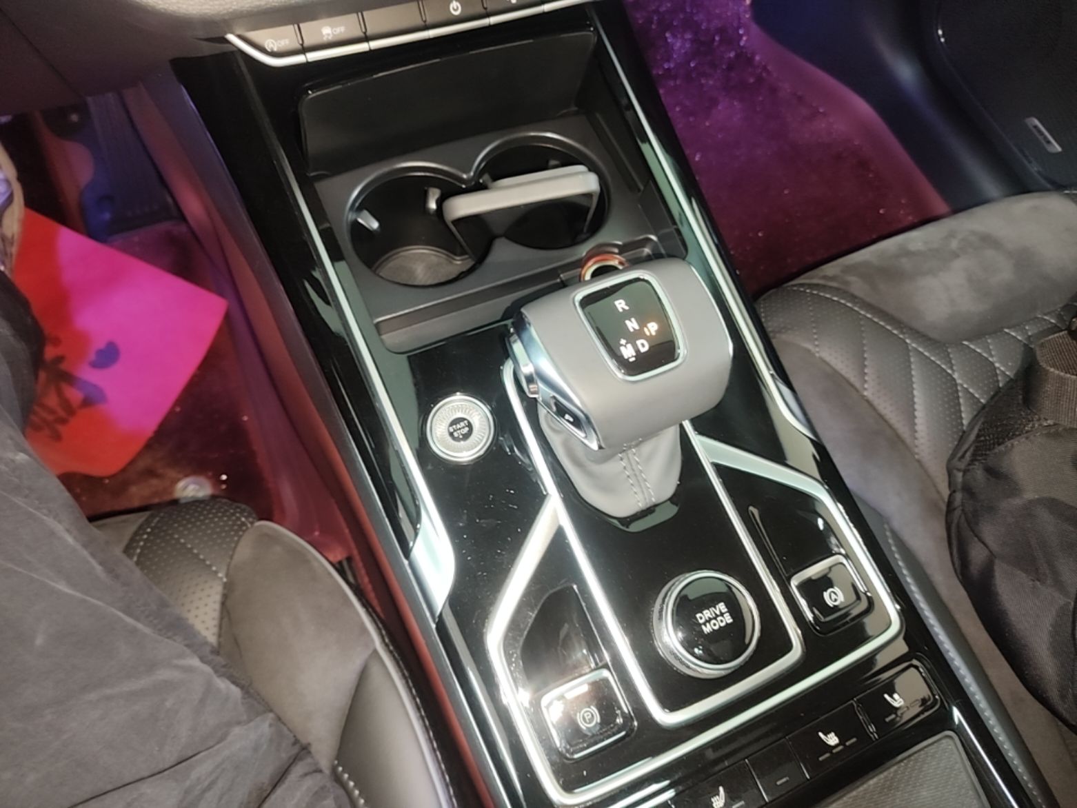 Hongqi HS5 2022 Revised Version 2.0T Smart Connect Flagship Edition — снимка 16