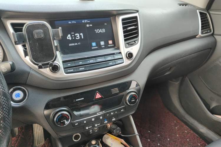 Used Hyundai Tucson 2015 1.6T Dual-Clutch Two-Wheel-Drive Smart Model
