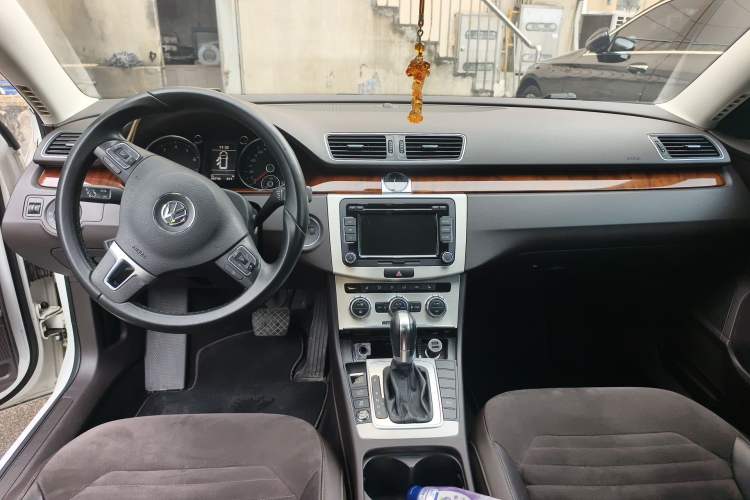 Used Volkswagen Magotan 2012 Travel Edition 2.0 TSI Comfort Version Center Console