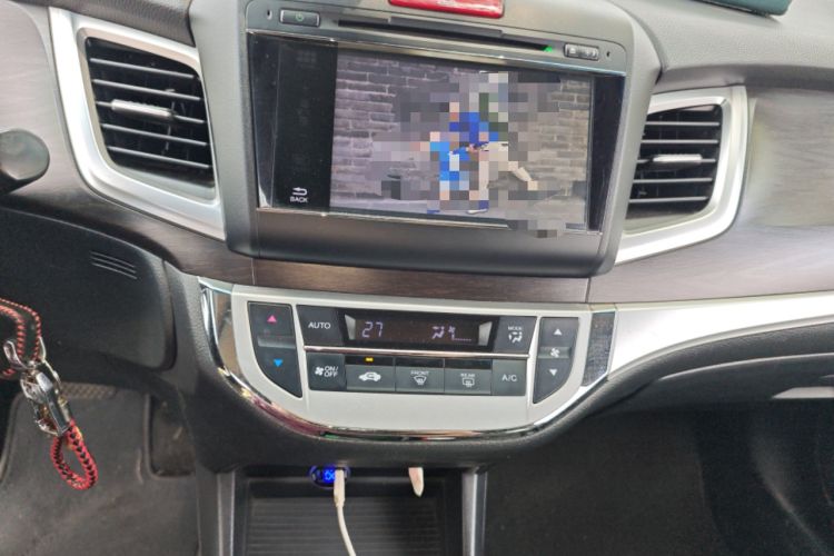 Used Honda Jade 2013 1.8L automatic Comfort version 5 seats Audio And AC Panel