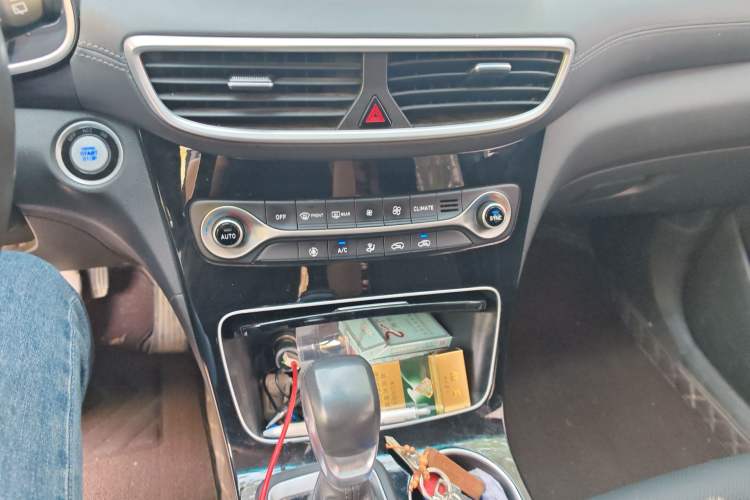 Used Hyundai Tucson 2019 280TGDi Dual-Clutch Two-Wheel Drive Fashion Edition China VI Standard Audio And AC Panel