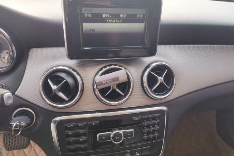 Used Mercedes-Benz GLA 2015 GLA 200 Sport Edition Audio And AC Panel