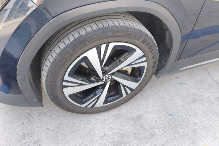 Used Volkswagen ID.6 CROZZ 2021 Long-Range PRO Edition Left Front Wheel Hub