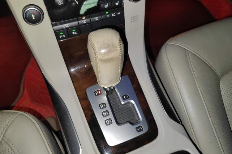 Used Volvo S80L 2011 2.0T ZhiZun Edition
