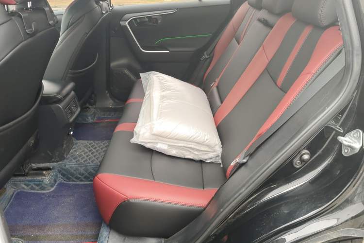 Used Toyota Wildlander 2022 Updated Version 2.0L CVT Two-Wheel Drive Leading Edition
