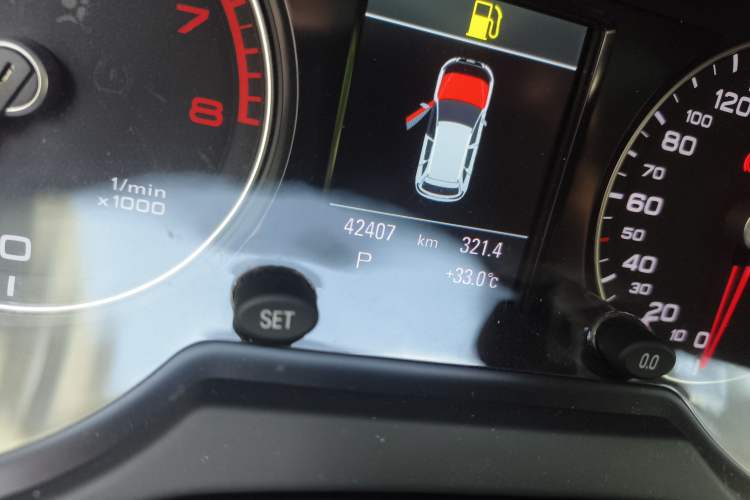 Used Audi Q5 2018 Collector's Edition 40 TFSI Technology Model
