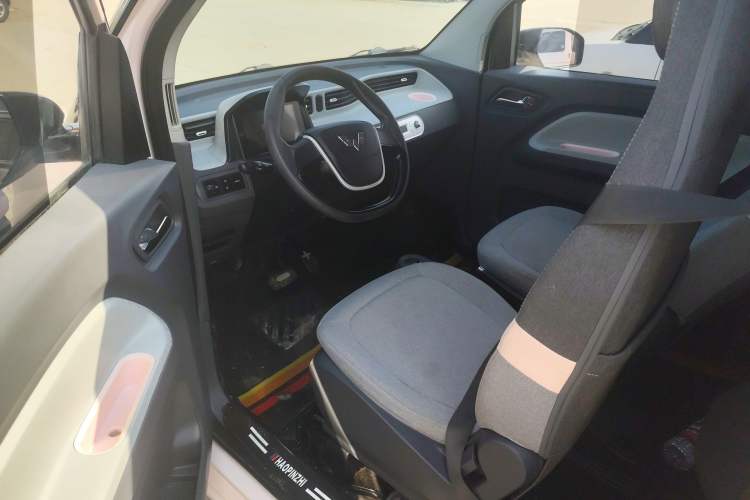 Used Wuling Hongguang MINIEV 2021 Macaron Fashion Edition Lithium-Ion Battery Left Front Seat