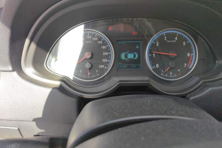 Used Brilliance H530 2014 1.6L Manual Luxury Model
