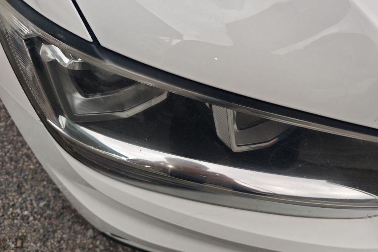 Used Volkswagen Tiguan L 2017 330TSI Automatic Two-Wheel Drive Luxury Edition Right Front Headlight