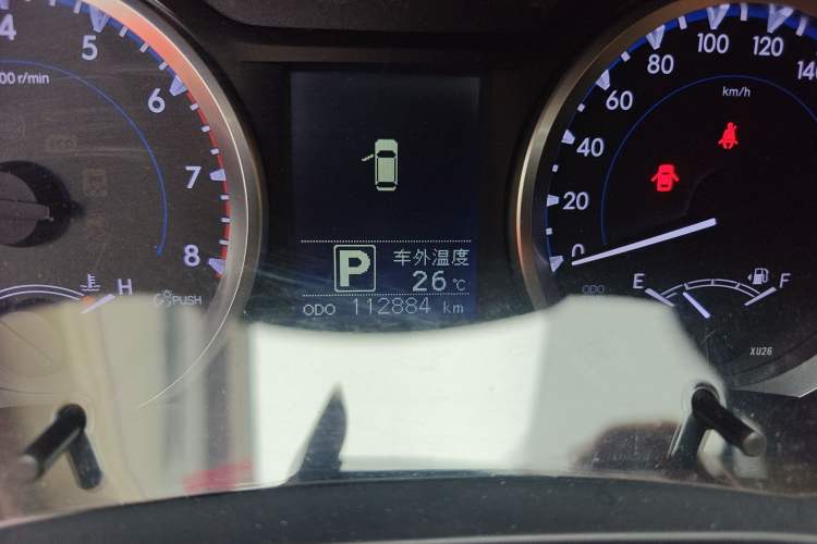 Used Toyota Highlander 2018 2.0T Two-Wheel Drive Elite Edition 5 Seats Emission Standard China V Odometer Close Up