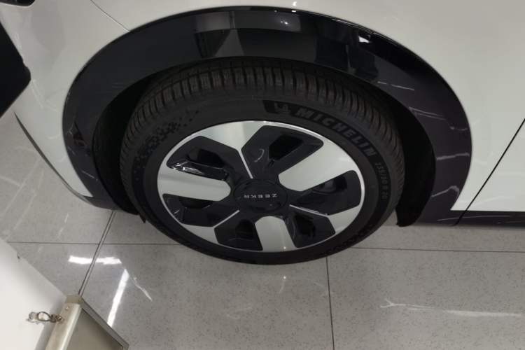 Used Zeekr MIX 2025 Intelligent Driving Version
