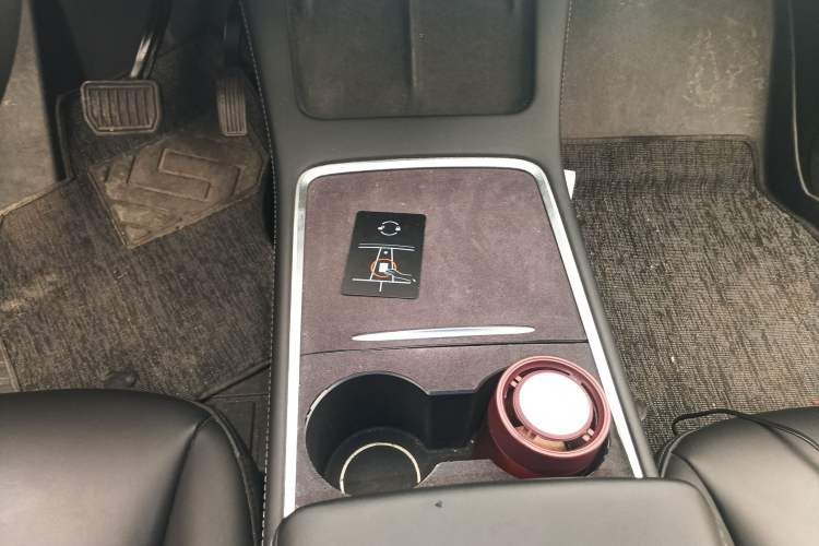 Used Tesla Model Y 2021 Long-Range All-Wheel-Drive Version 3D7 Gear Lever