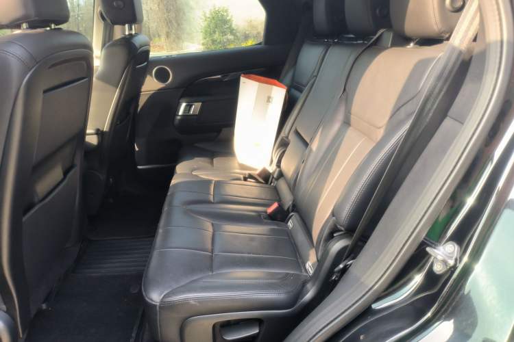 Used Land Rover Discovery 2019 3.0 SC V6 SE Left Rear Seat