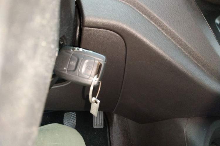 Used Wuling Hongguang V 2022 1.5L Jingqu Version Hydraulic Power Steering LAR
