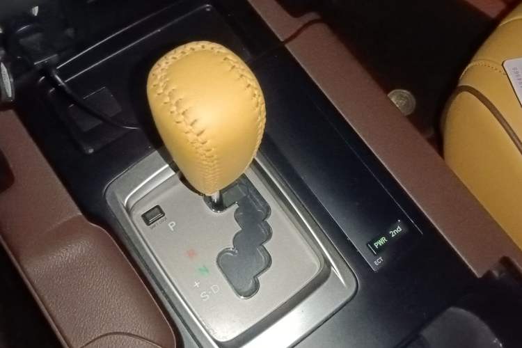 Used Toyota Land Cruiser 2015 4.0L 5-Seater Middle East Version
