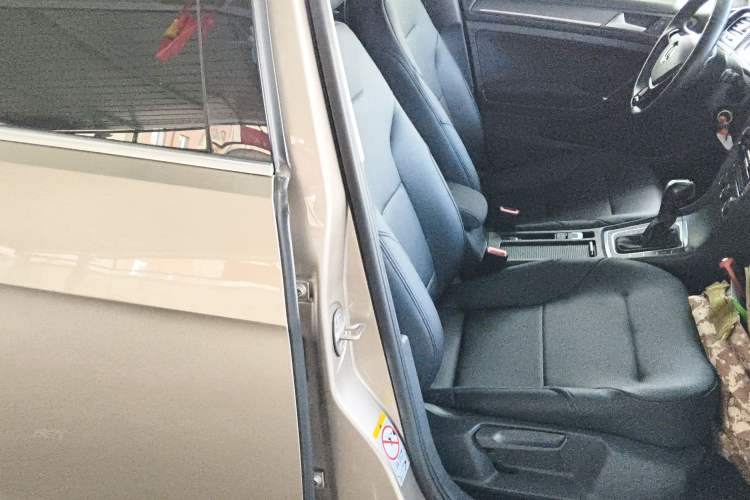 Used Volkswagen Golf 2015 1.4TSI Automatic Comfort Model
