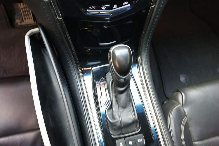 Used Cadillac ATS-L 2017 28T Fashion Edition Gear Lever