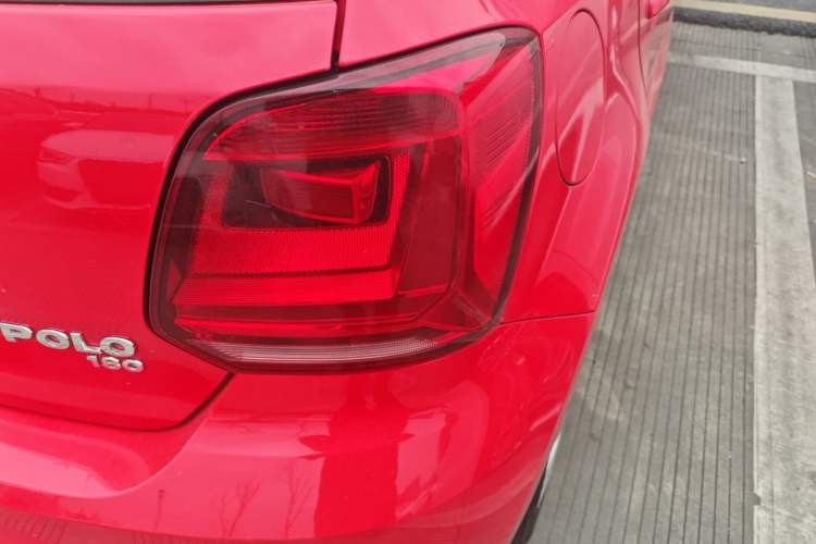 Used Volkswagen Polo 2016 1.6L Automatic Comfort Model
