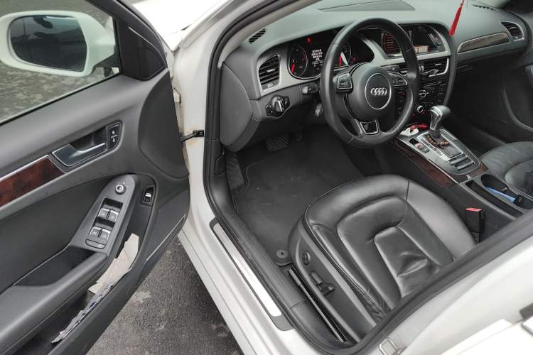 Used Audi A4L 2013 35 TFSI Automatic Comfort Model Driver Seat