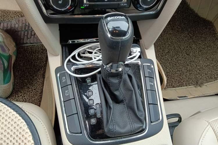 Used Skoda Superb 2013 1.8TSI Automatic Yashi Edition