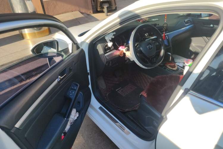 Used Volkswagen Lamando 2015 280TSI DSG Comfort Edition Driver Seat