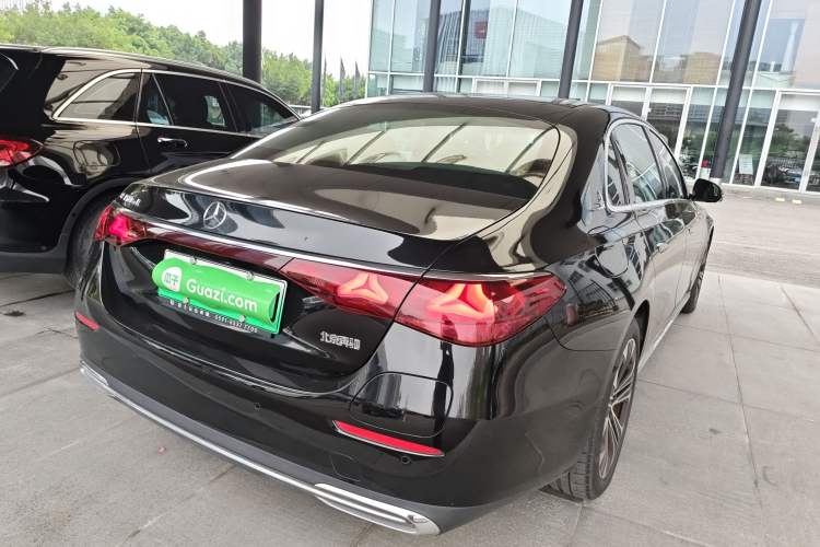 Used Mercedes-Benz E-Class New Energy 2024 E 350 e L Plug-in Hybrid Sedan Rear Right 45 Deg