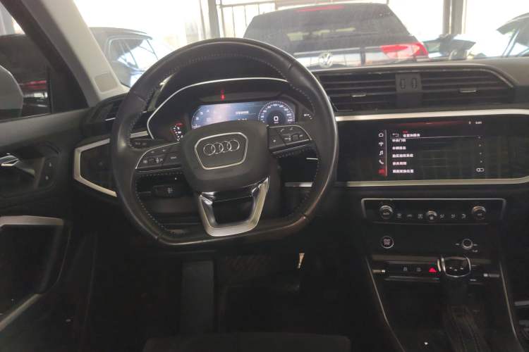Used Audi Q3 2021 35 TFSI Fashion Dynamic Model
