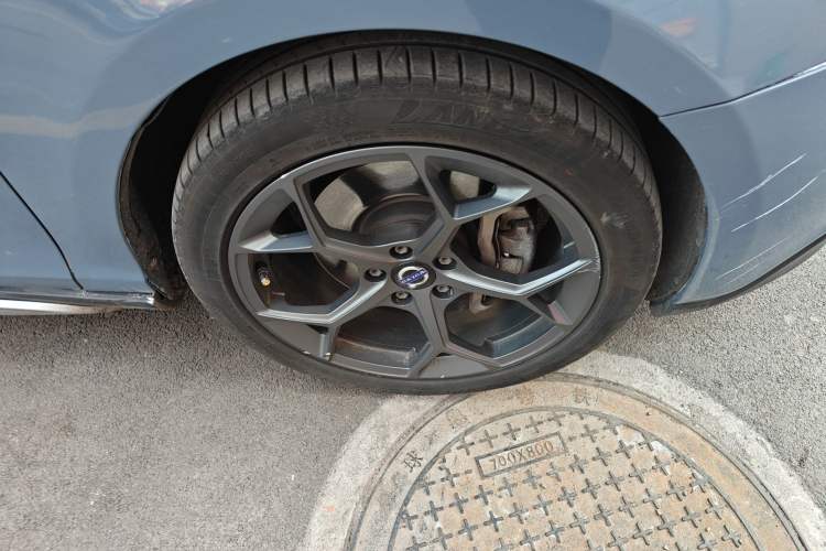 Used Volvo V40 2014 Cross Country T5 AWD Smart Luxury Edition
