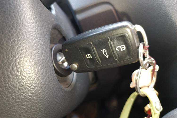 Used Volkswagen Polo 2014 1.4L Manual Fashion Edition
