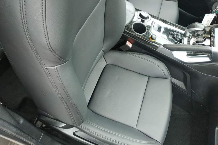 Used Peugeot 3008 2015 1.6THP Automatic Classic Edition Right Front Seat