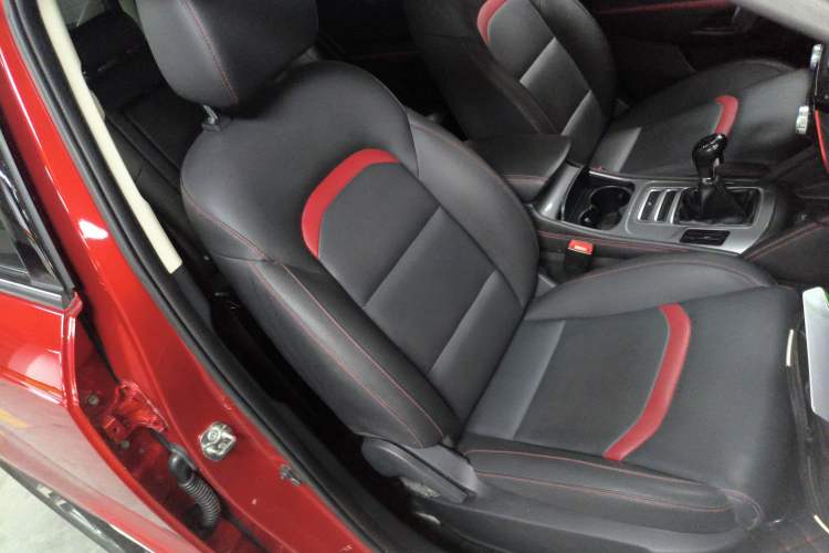 Used CHANGAN CS55 2018 1.5T Manual Colorful Model China V Standard Right Front Seat