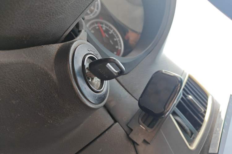 Used Foton Scenic 2016 2.0L Landscape Express Version Long Wheelbase Low Roof – 4Q20M
