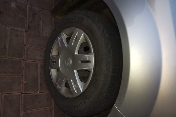 Used Buick Excelle 2011 1.6 LX-MT Right Front Wheel Hub