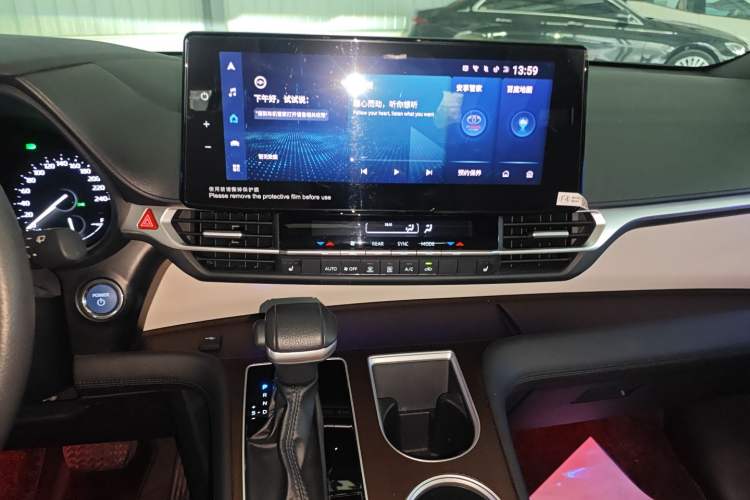 Used Toyota Granvia 2023 2.5L Hybrid Prestige PLUS Edition